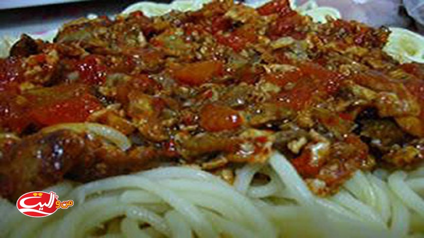 اسپاگتی با سس گوجه و بادمجان