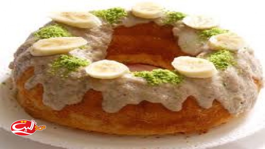 کیک وانیلی با سس موز